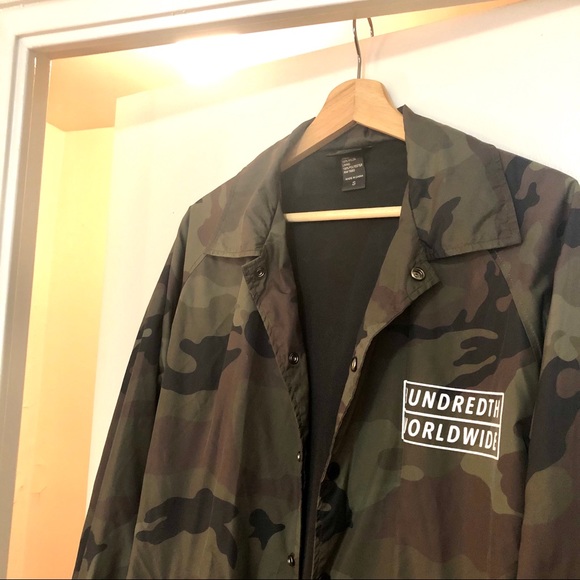 ⭐️ HOST PICK ⭐️ HUNDREDTH The Worldwide Windbreaker (Camo) - Picture 5 of 8